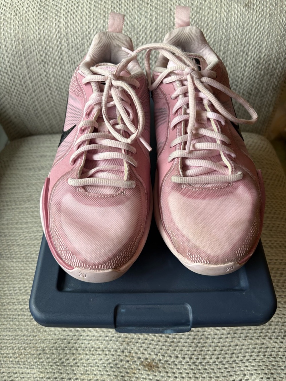 NIKE Boy’s Pink Sneakers Size 5